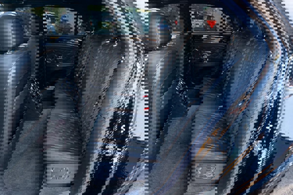 Used 2015 Bentley Flying Spur V8 image 85