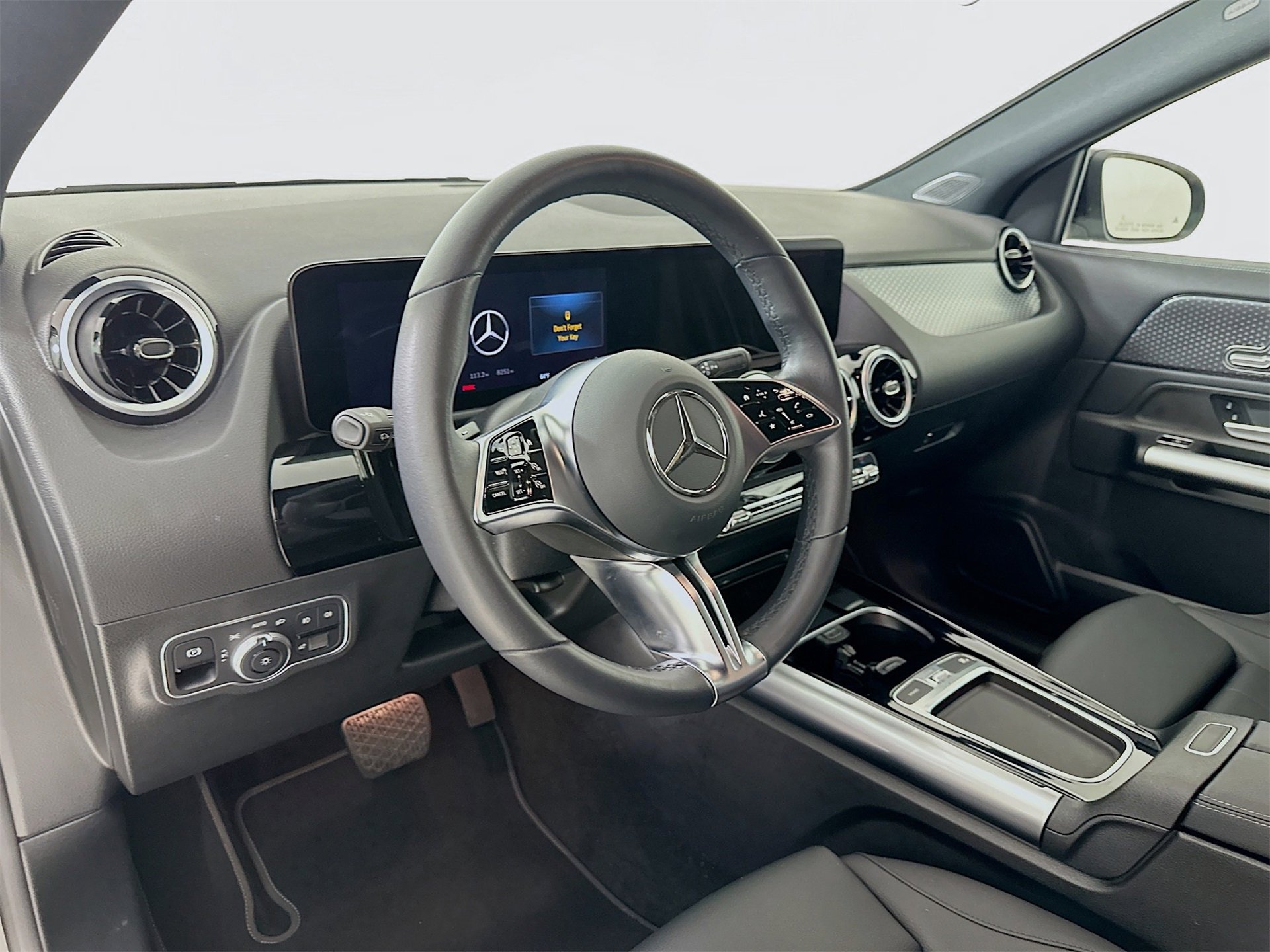 Used 2025 Mercedes-Benz GLA 250 image 10