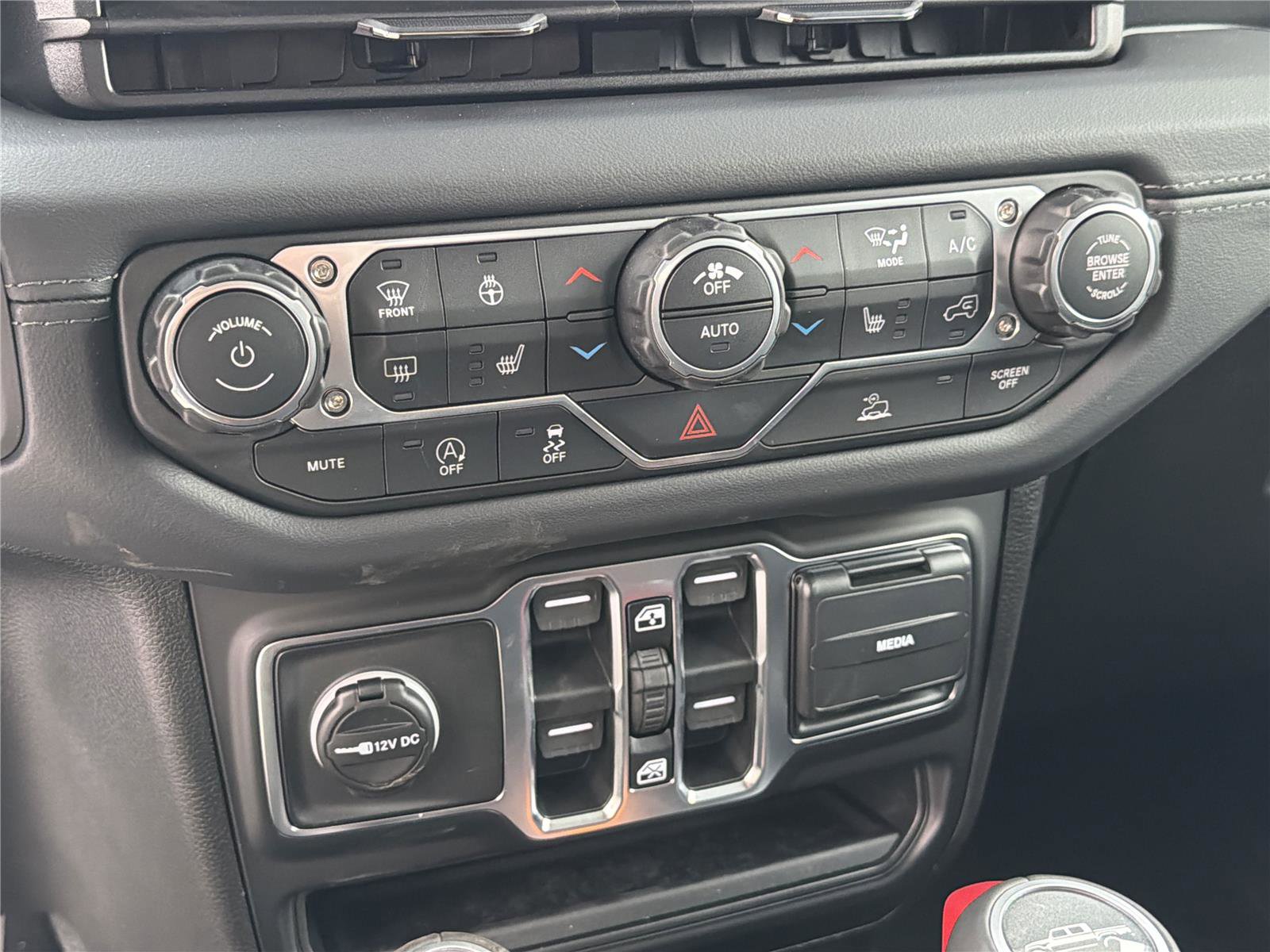 New 2026 Jeep Gladiator Sport image 31