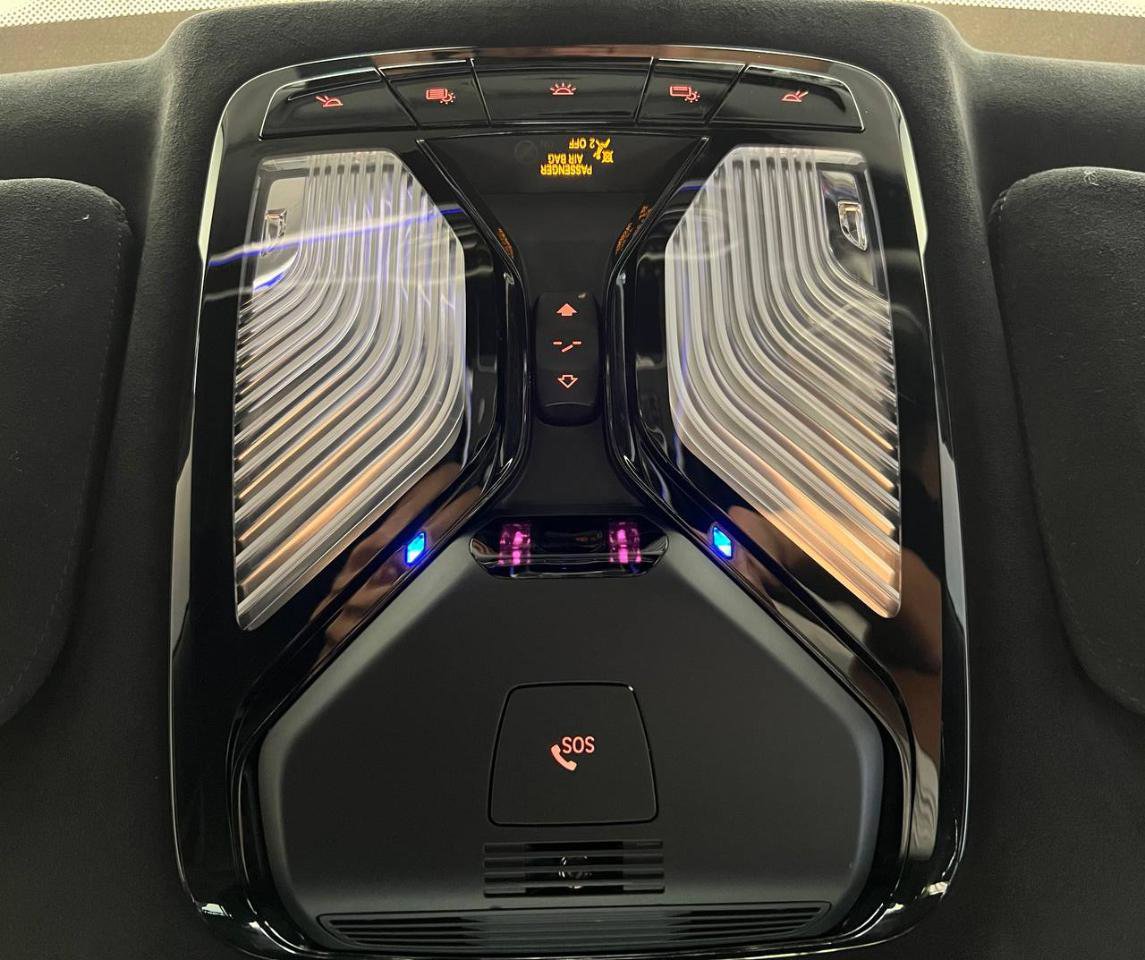 Used 2020 BMW X7 M50i w/ Executive Package image 19