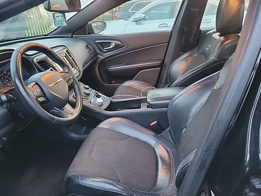 Used 2015 Chrysler 200 S FWD image 6