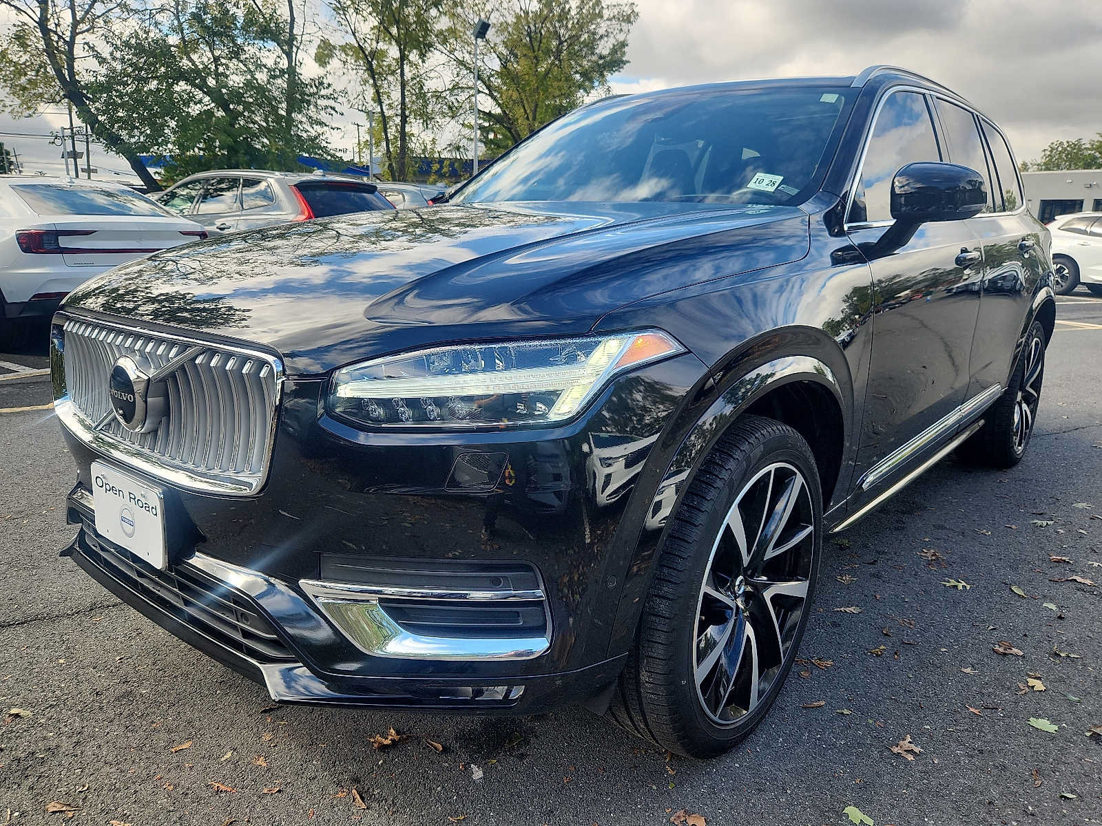 Used 2024 Volvo XC90 B6 Ultimate w/ Protection Package Premier AWD/4WD image 3