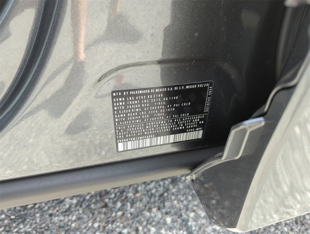 New 2025 Volkswagen Tiguan SE R-Line image 45