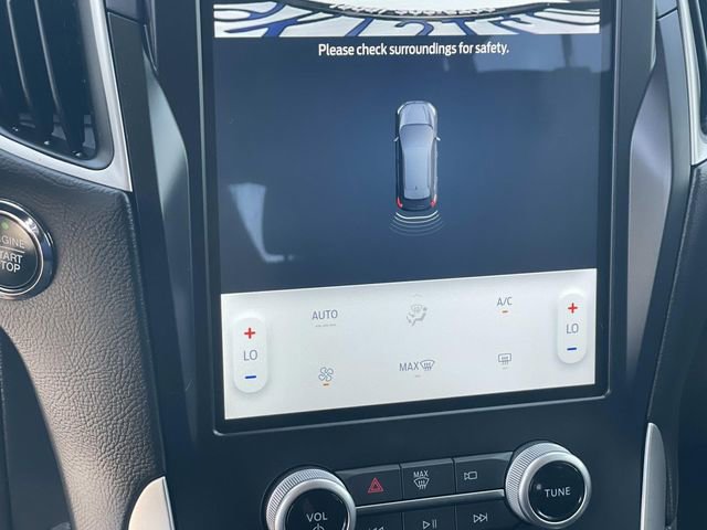 Certified 2024 Ford Edge SE w/ Black Appearance Package image 2