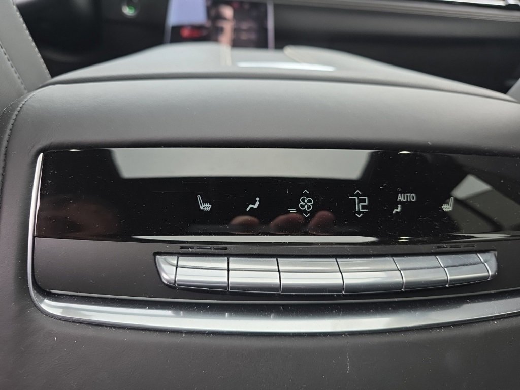 Used 2025 Cadillac Escalade V image 16