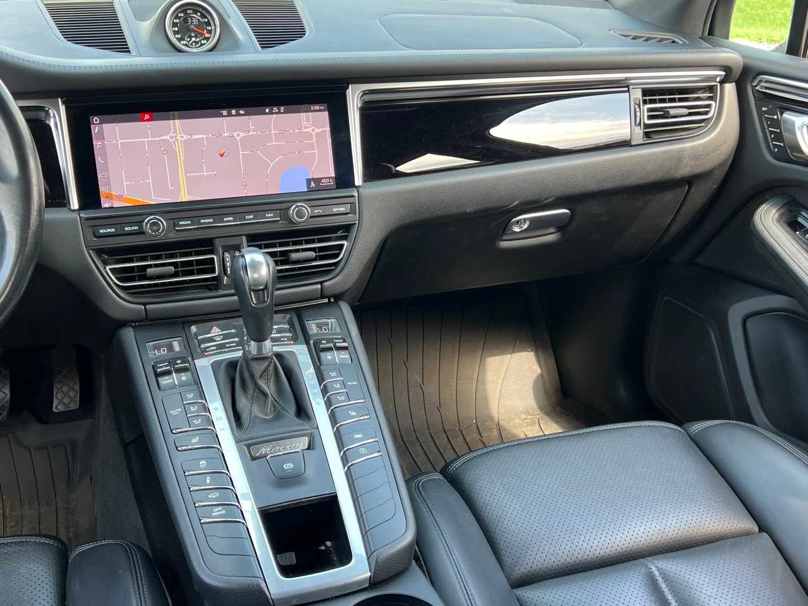 Certified 2020 Porsche Macan image 24