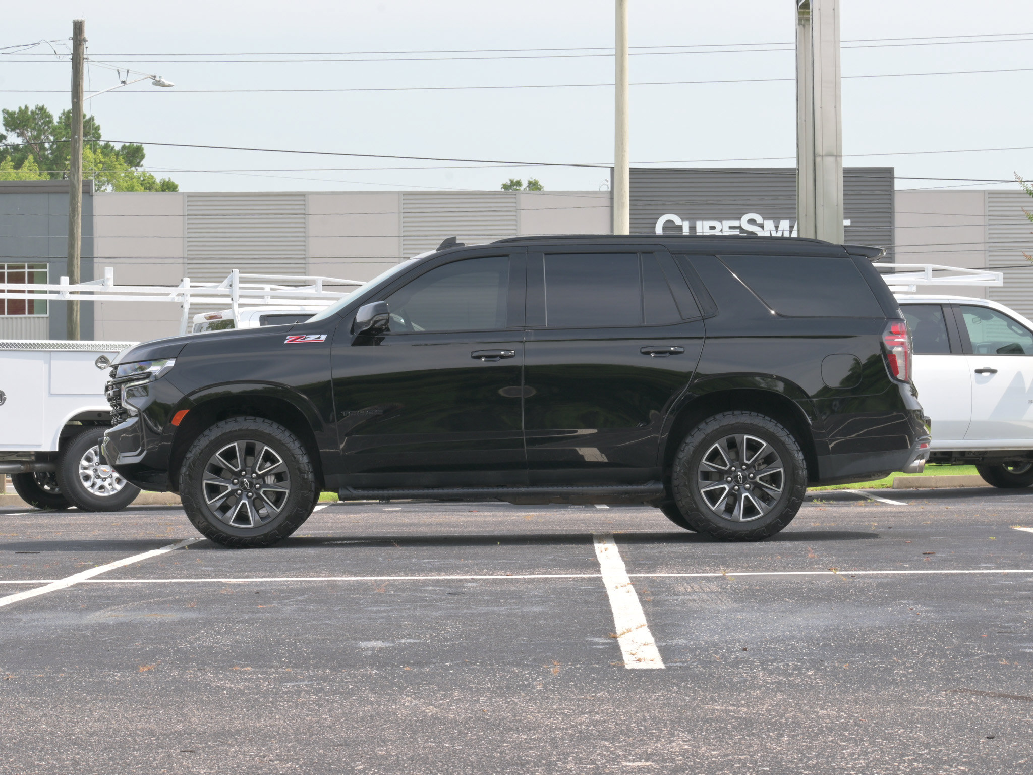 Used 2023 Chevrolet Tahoe Z71 w/ Z71 Off-Road Package AWD/4WD image 7