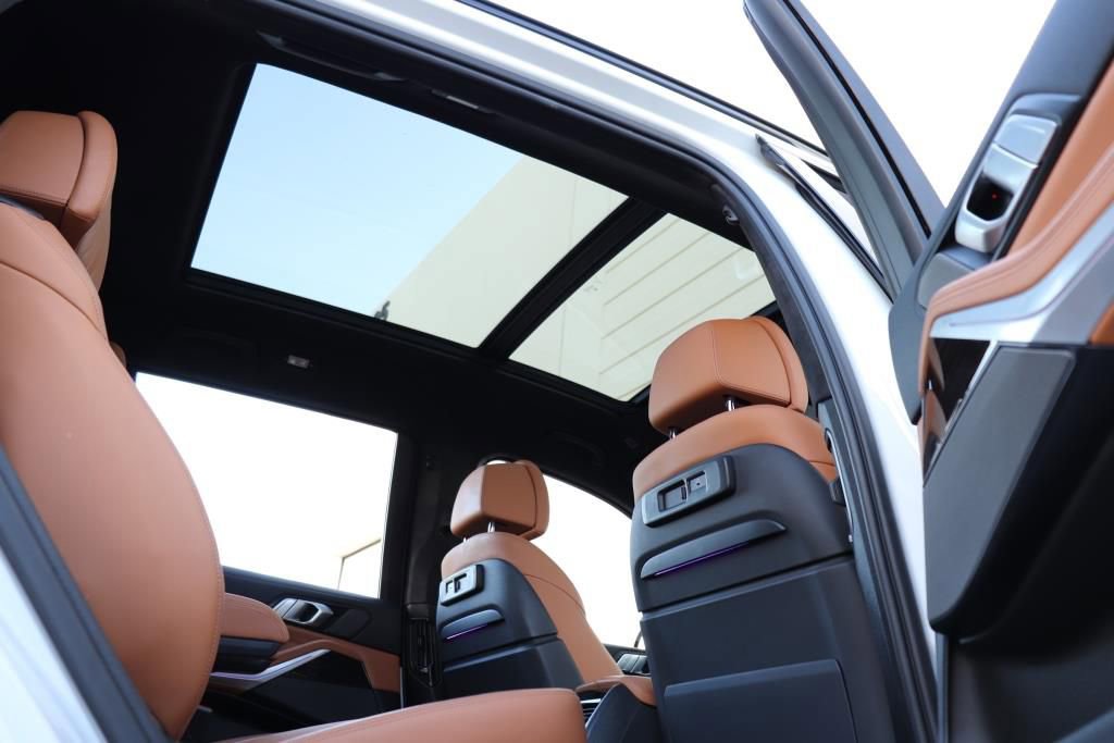 Used 2021 BMW X7 xDrive40i w/ M Sport Package image 38