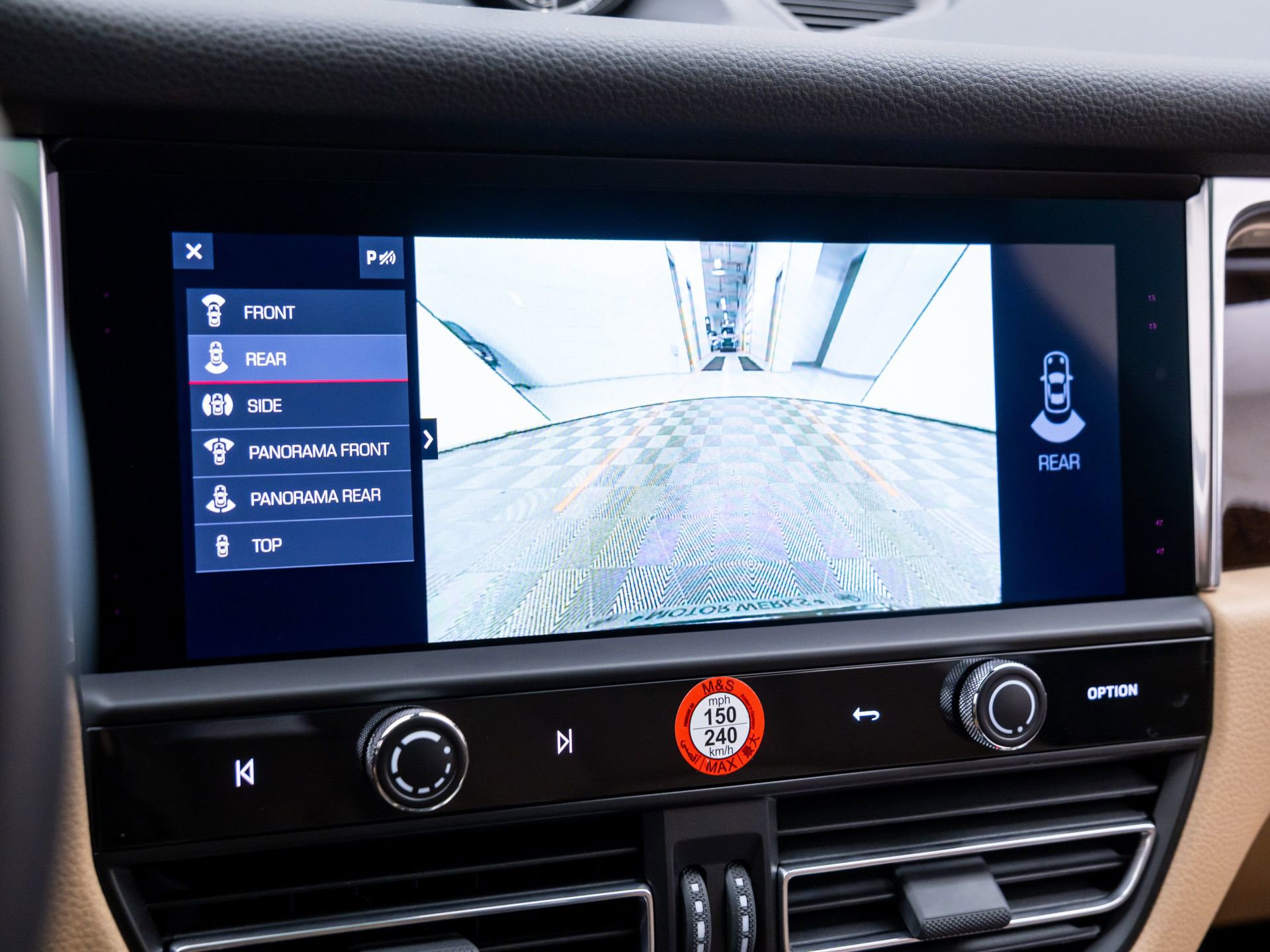 Certified 2025 Porsche Macan image 25