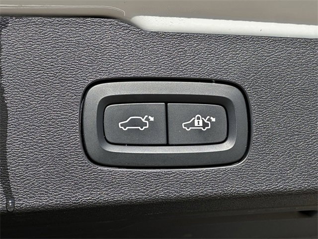 Used 2021 Volvo V60 T5 Cross Country w/ Climate Package image 29