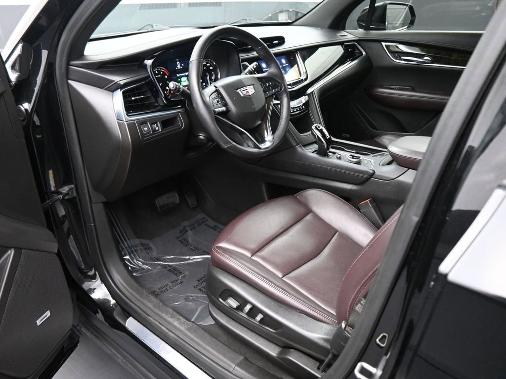 Used 2021 Cadillac XT6 Premium Luxury image 2