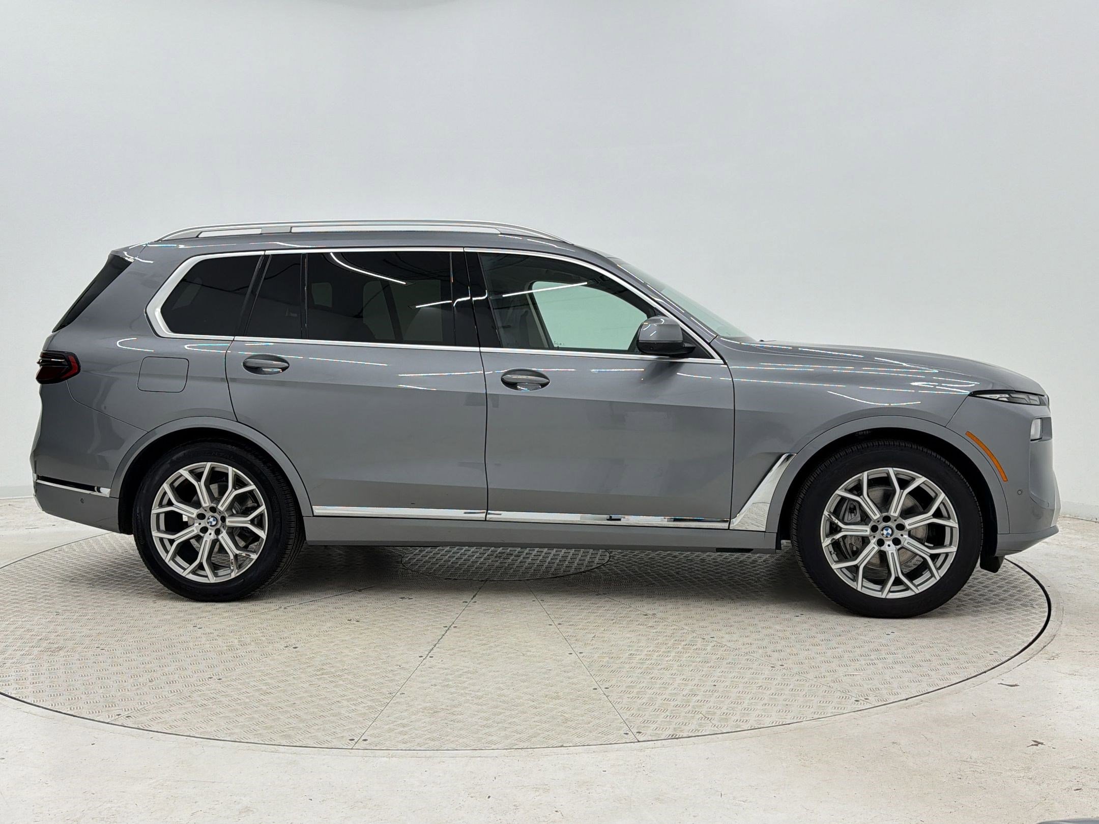 Used 2025 BMW X7 xDrive40i AWD/4WD image 8