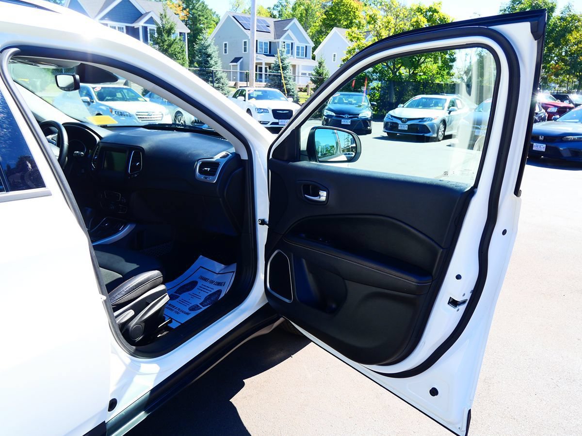 Used 2019 Jeep Compass Latitude w/ Popular Equipment Group AWD/4WD image 21