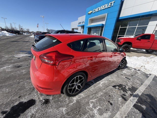Used 2016 Ford Focus SE w/ SE Sport Package image 8