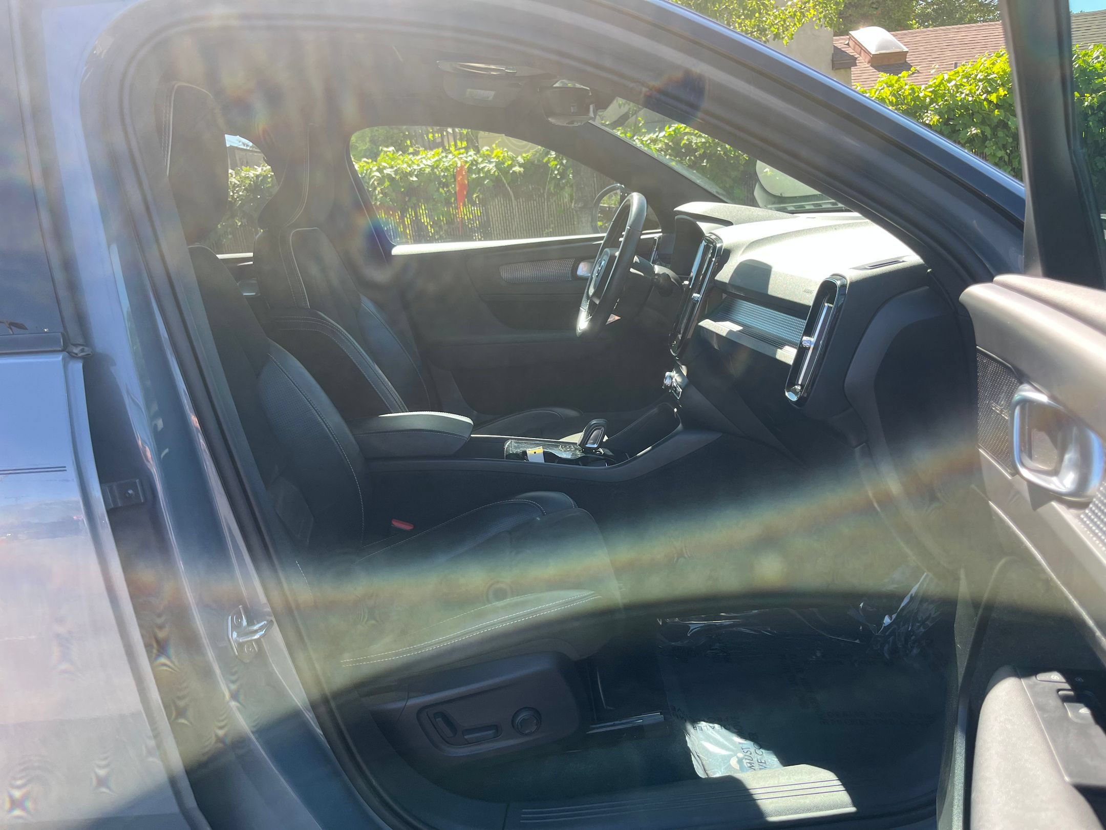Used 2021 Volvo XC40 P8 Recharge w/ Advanced Package AWD/4WD image 29