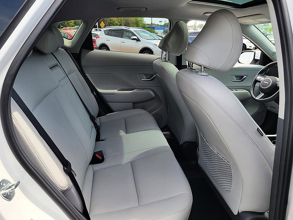 Used 2025 Hyundai Kona Limited FWD image 19