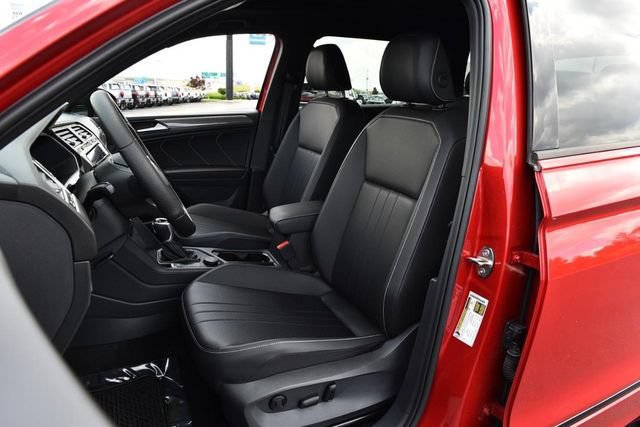 Certified 2024 Volkswagen Tiguan SE R-Line AWD/4WD image 20