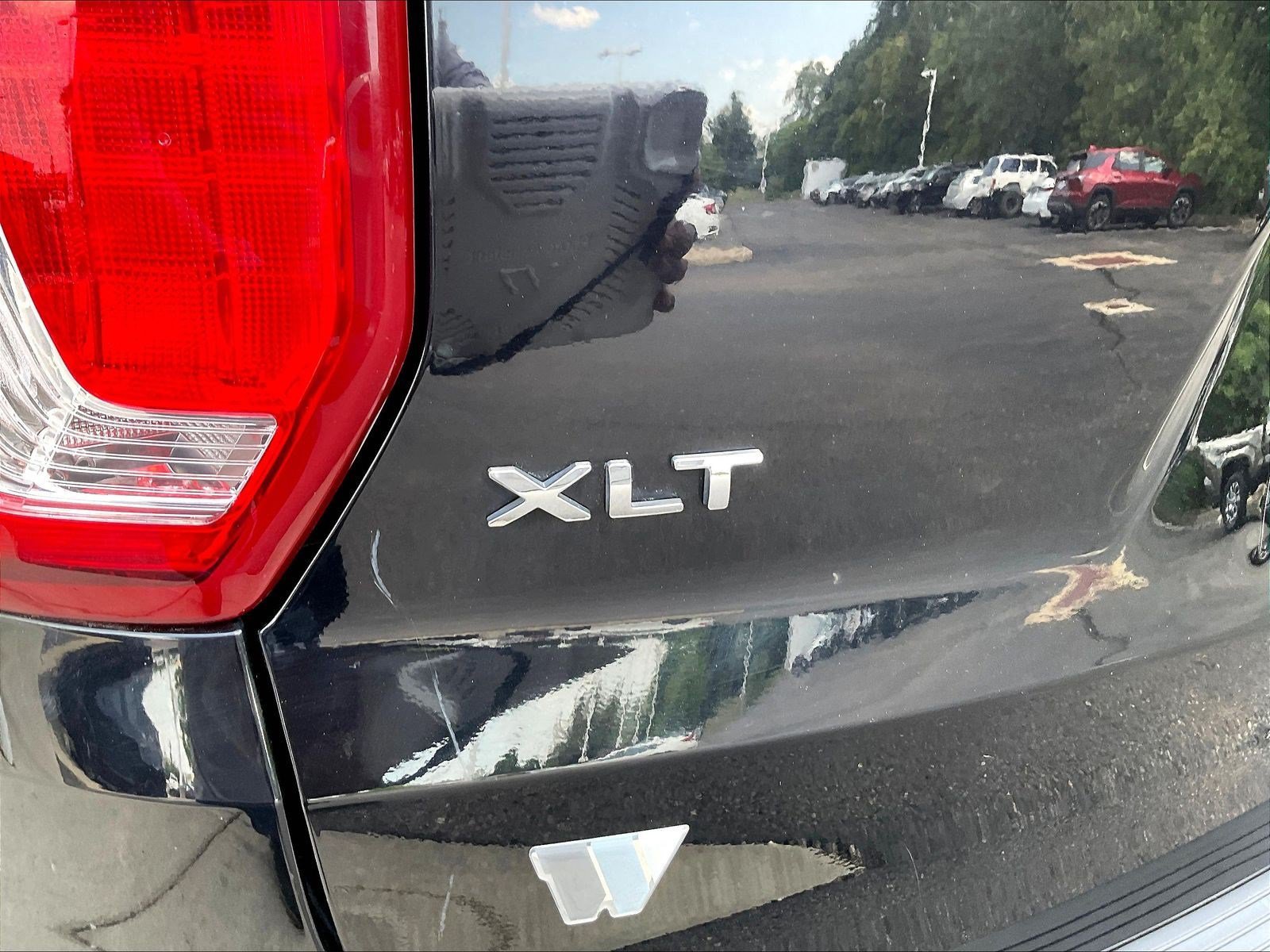 Used 2018 Ford Explorer XLT AWD/4WD image 24