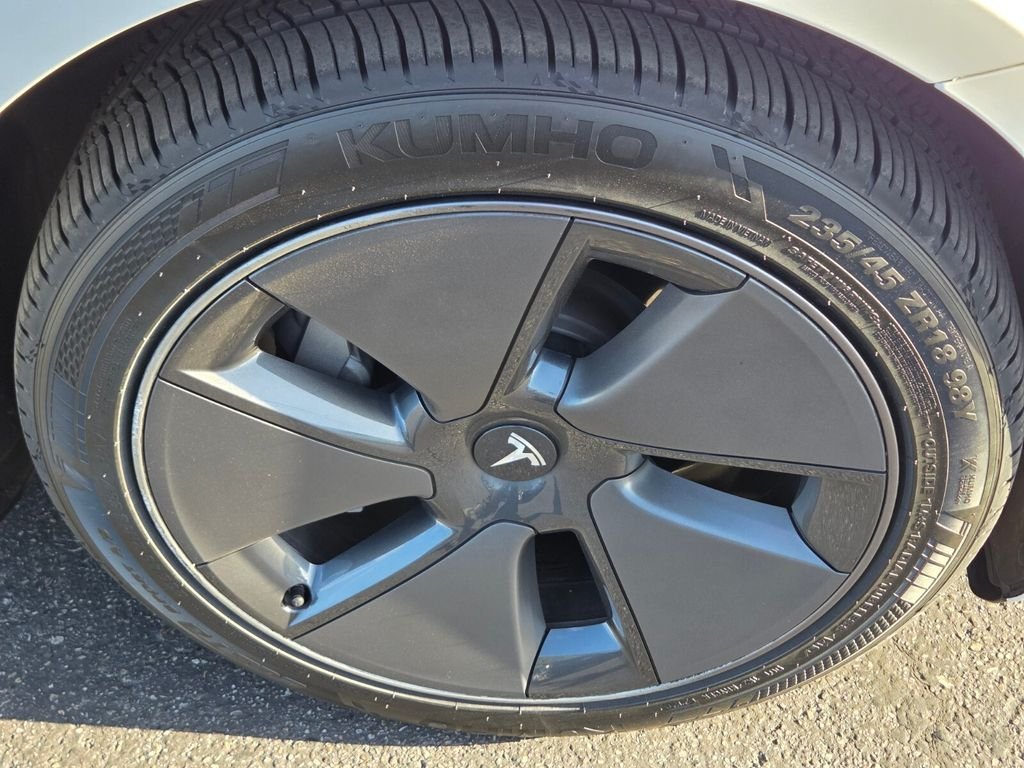 Used 2023 Tesla Model 3 Standard Range RWD image 9