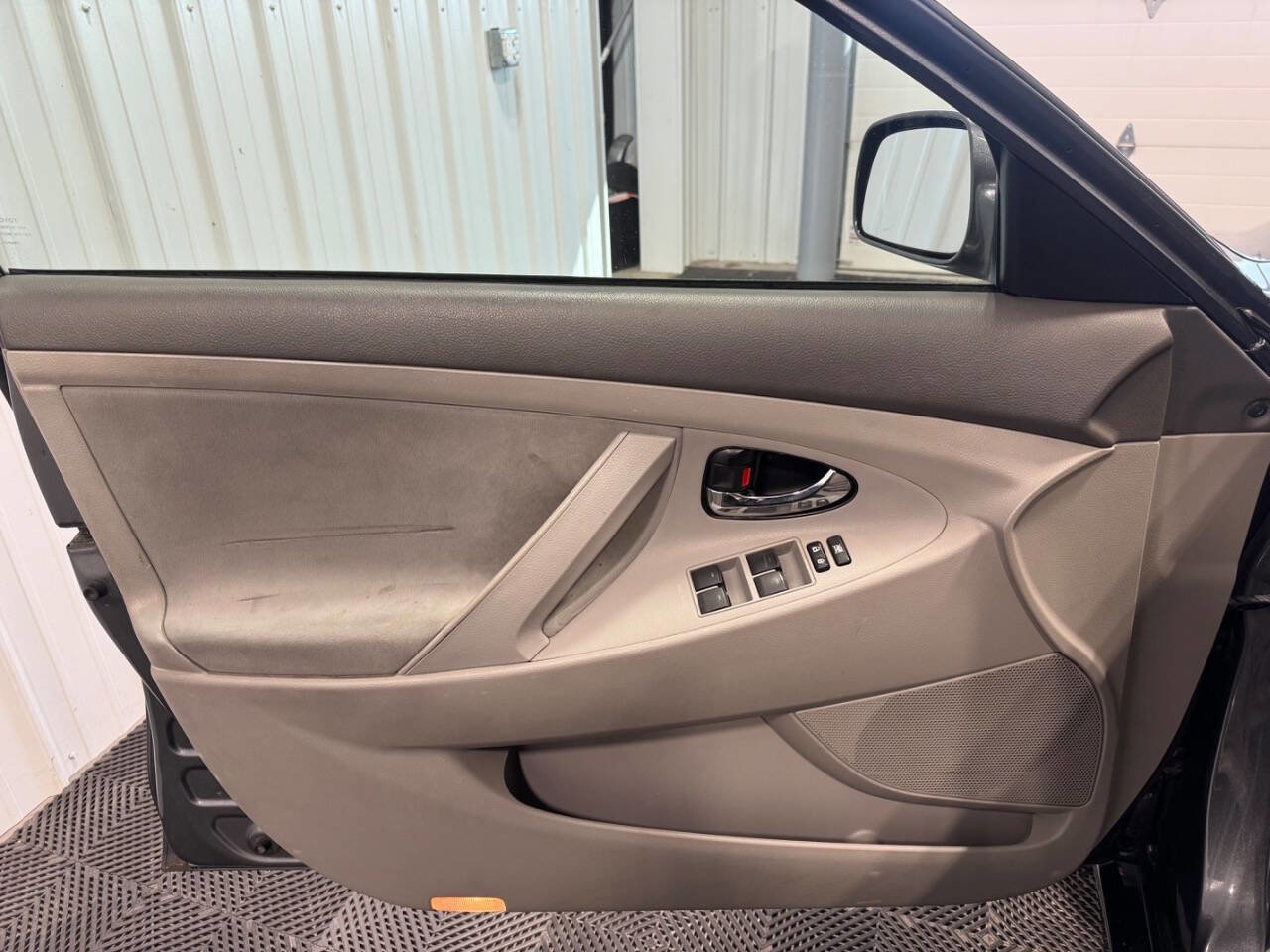 Used 2011 Toyota Camry LE w/ LE Extra-Value Pkg image 7