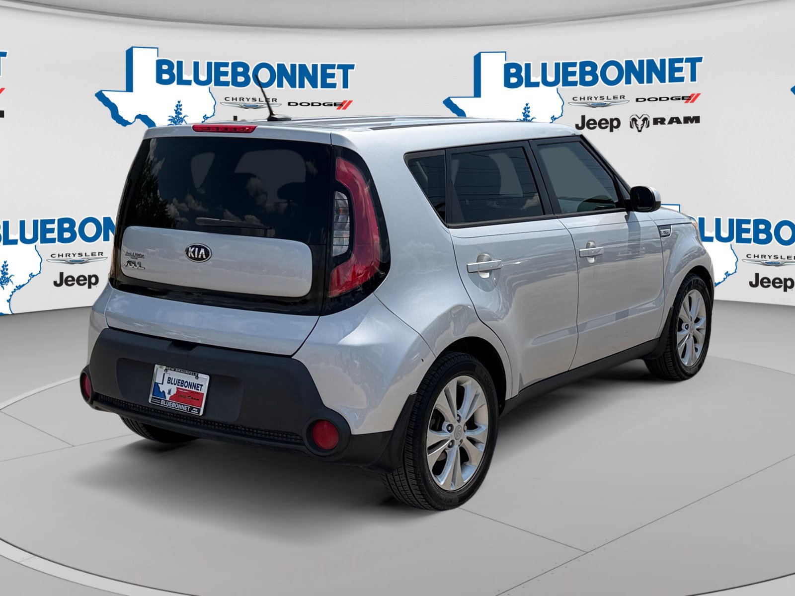 Used 2015 Kia Soul + FWD image 5