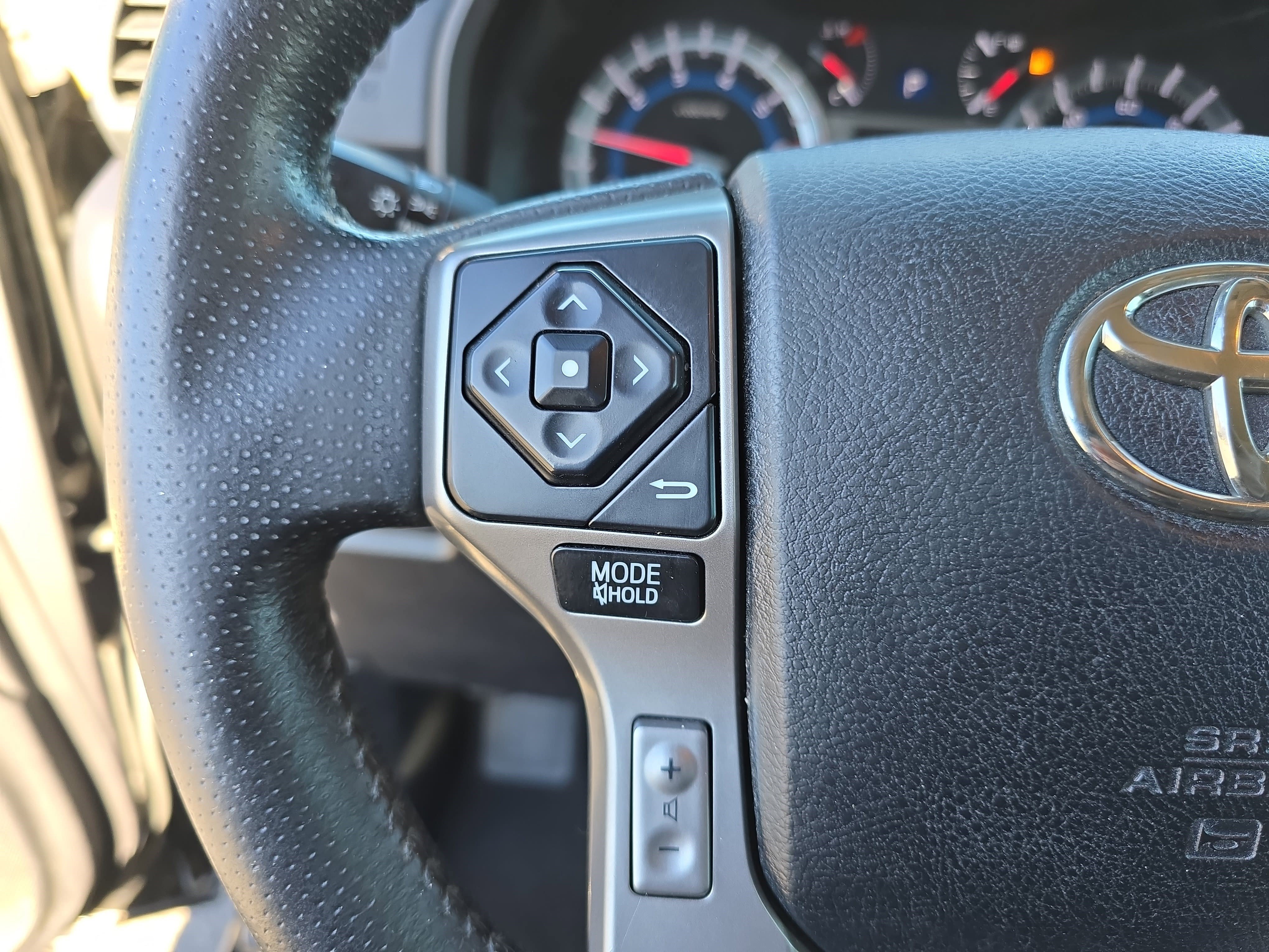 Used 2014 Toyota 4Runner Limited image 16