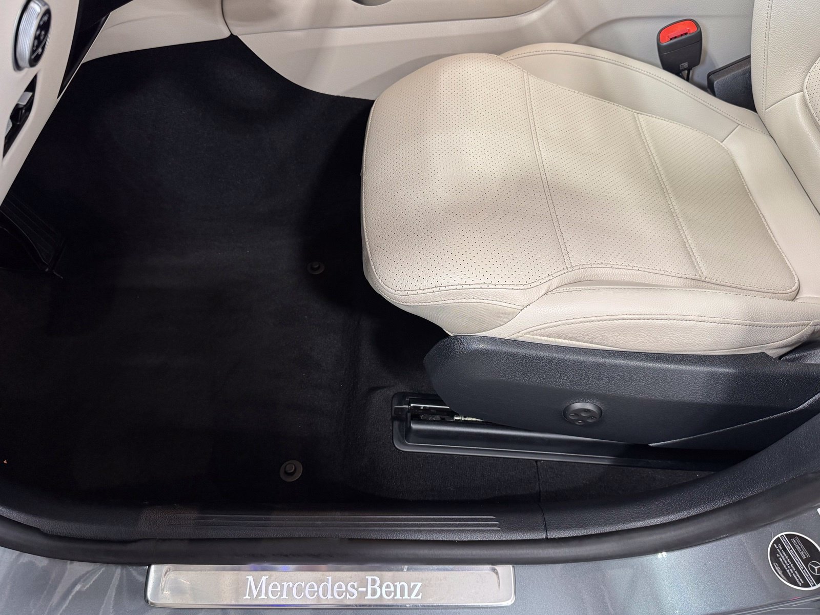 Used 2023 Mercedes-Benz GLC 300 4MATIC image 18