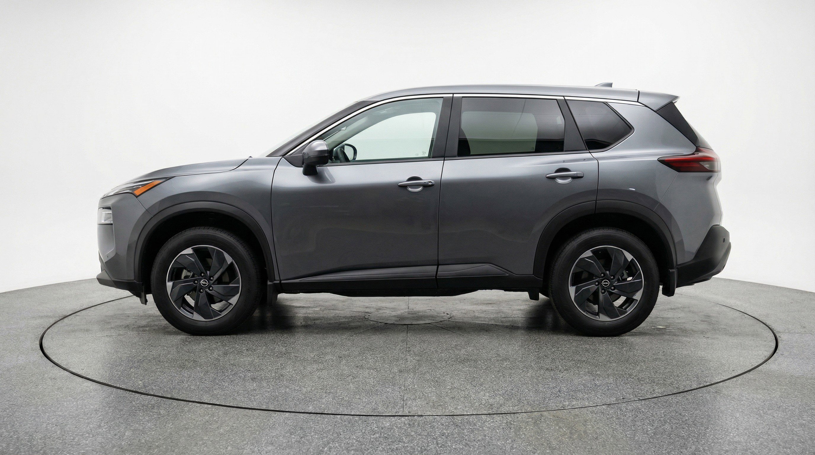 Used 2025 Nissan Rogue SV image 5