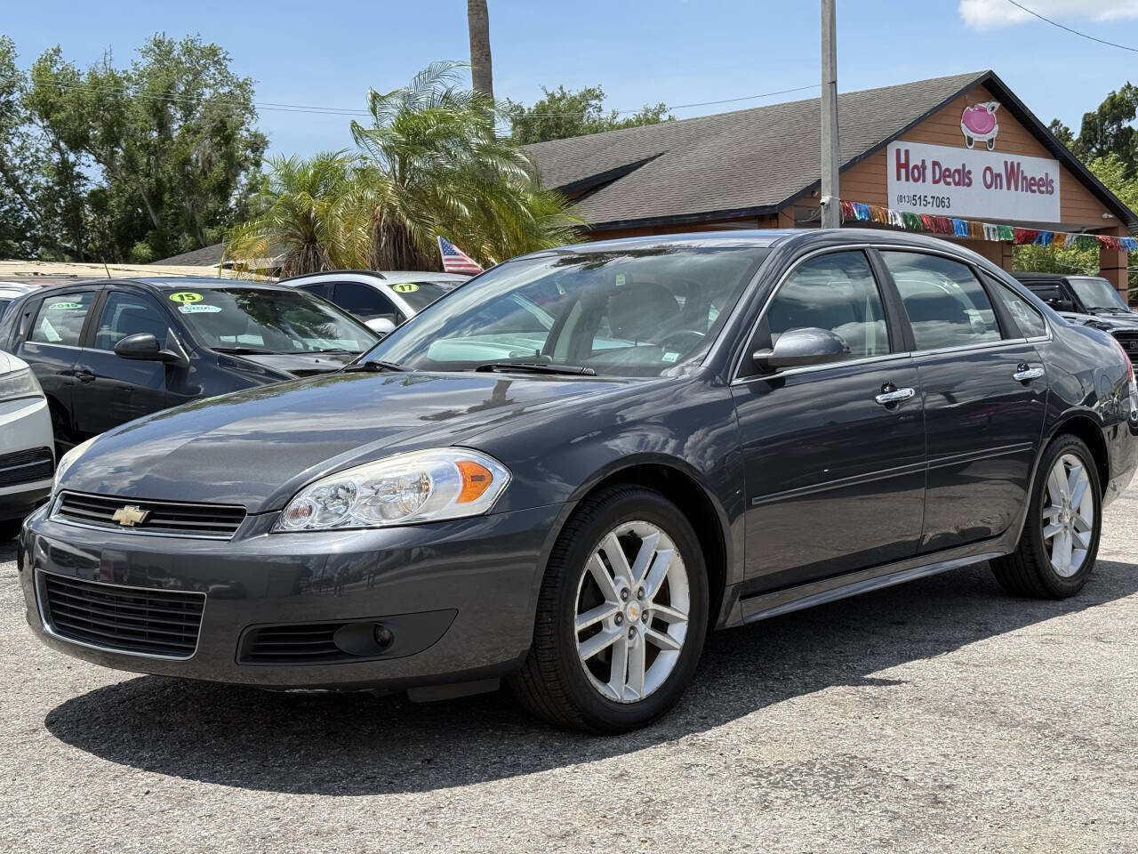 Used 2011 Chevrolet Impala LTZ FWD image 2