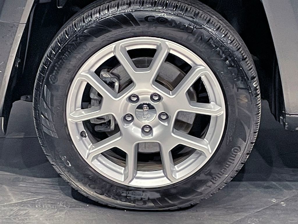 Used 2021 Jeep Renegade Limited image 38