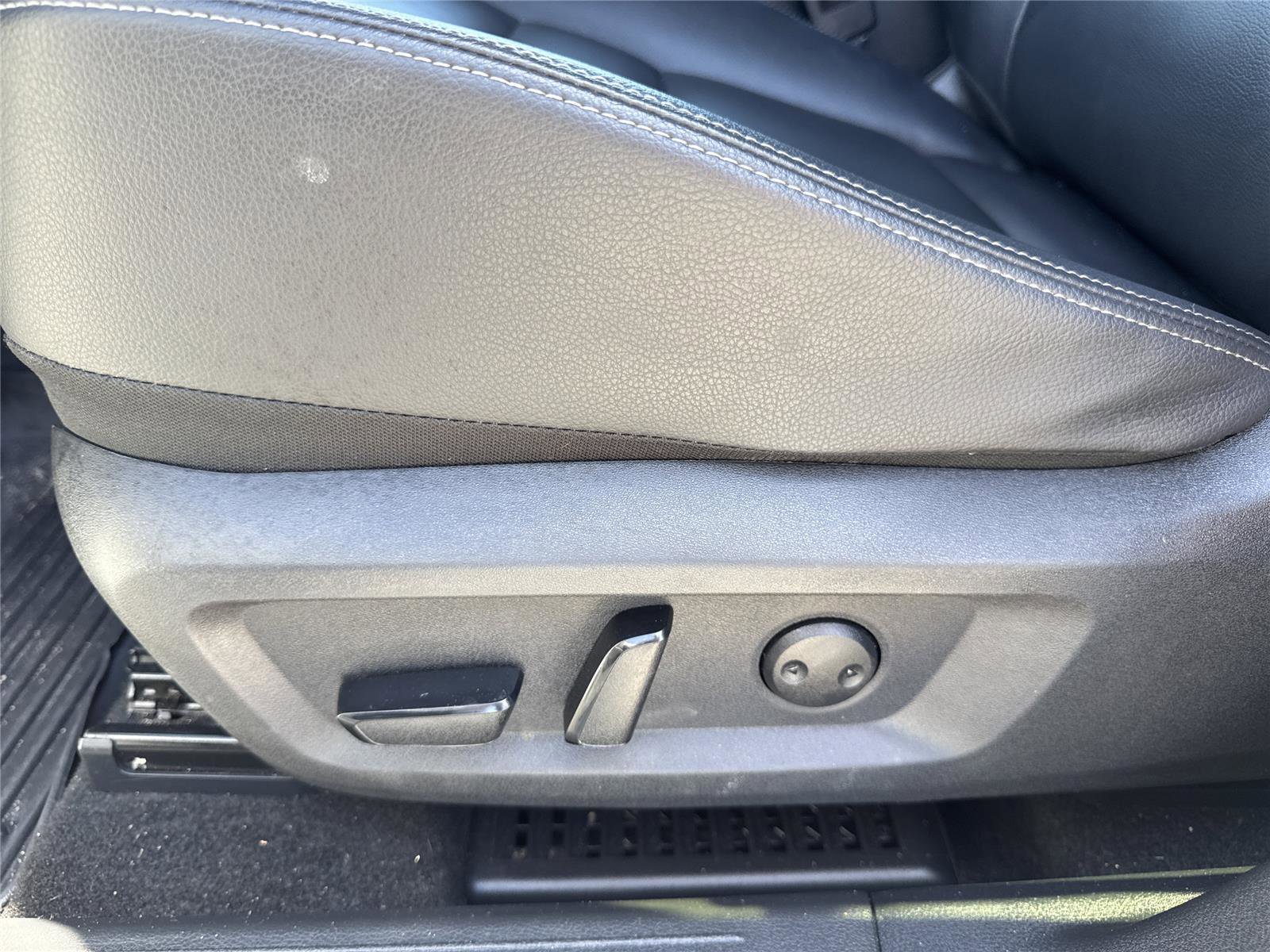Used 2023 Nissan Rogue SL w/ SL Premium Package FWD image 12