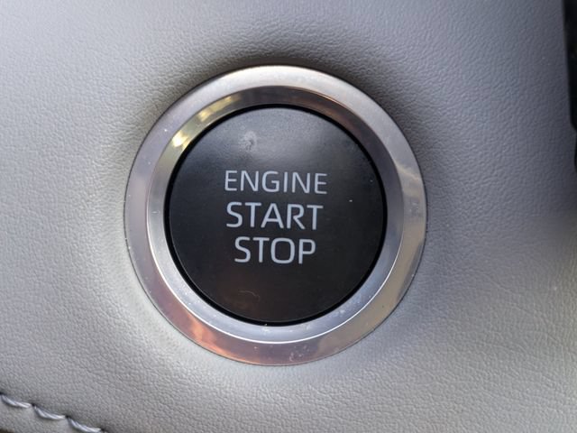 Used 2024 Toyota Highlander Limited FWD image 30