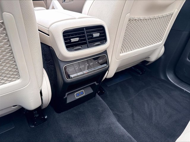 Used 2024 Mercedes-Benz GLE 450e 4MATIC image 24