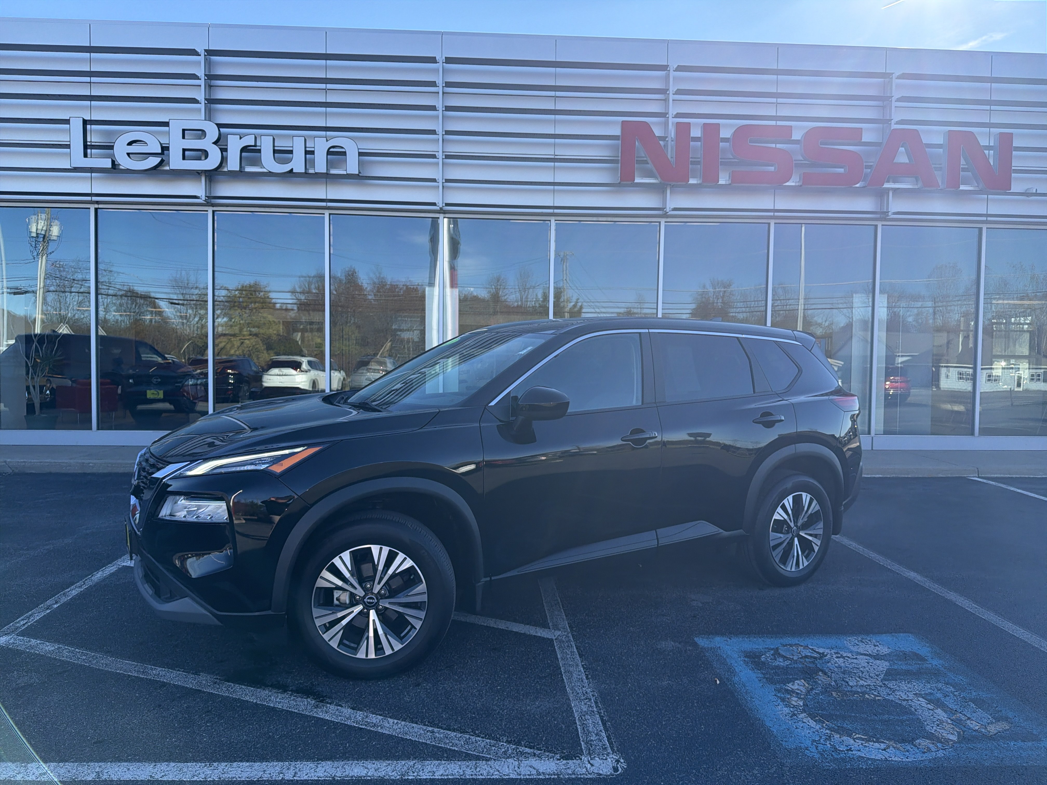 Certified 2023 Nissan Rogue SV AWD/4WD image 1