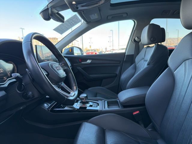Used 2022 Audi Q5 e Premium w/ Convenience Package image 23
