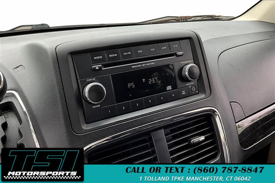 Used 2012 Dodge Grand Caravan SE image 21