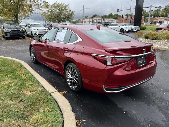 Certified 2025 Lexus ES 300h w/ Luxury Package FWD image 5