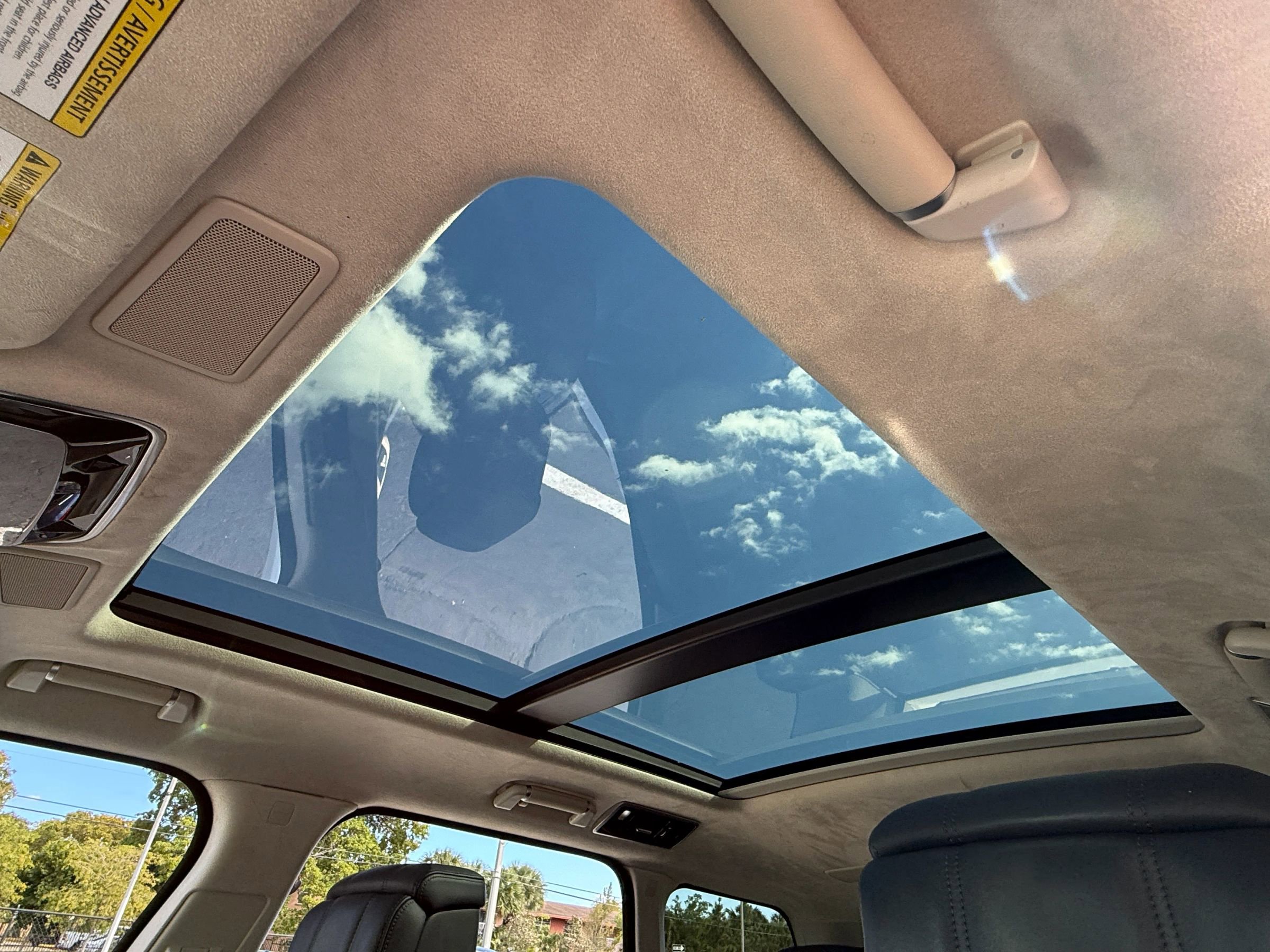 Used 2018 Land Rover Range Rover Autobiography image 34