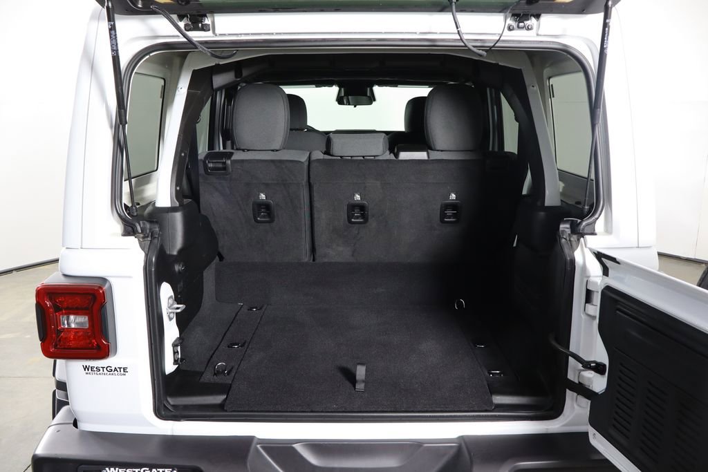 Used 2025 Jeep Wrangler Unlimited Sahara AWD/4WD image 18