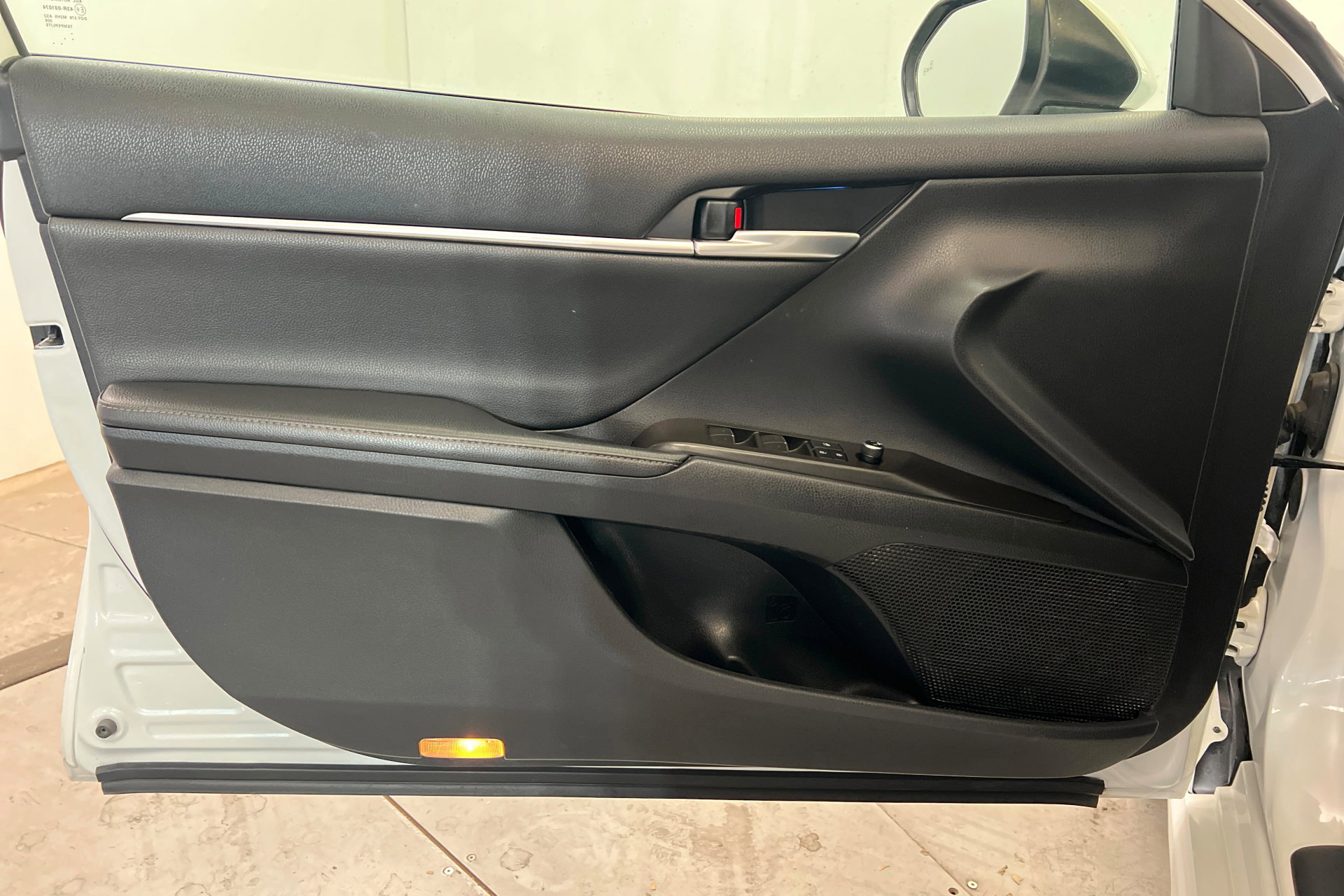 Used 2021 Toyota Camry XSE w/ Carpet Mat Package (TMS) FWD image 14