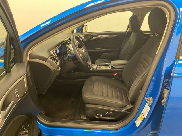 Used 2020 Ford Fusion SE image 12