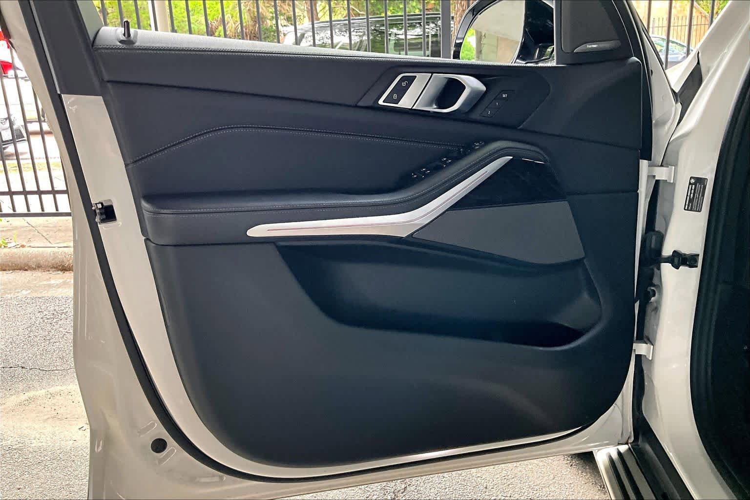 Used 2019 BMW X5 xDrive40i w/ Executive Package AWD/4WD image 21