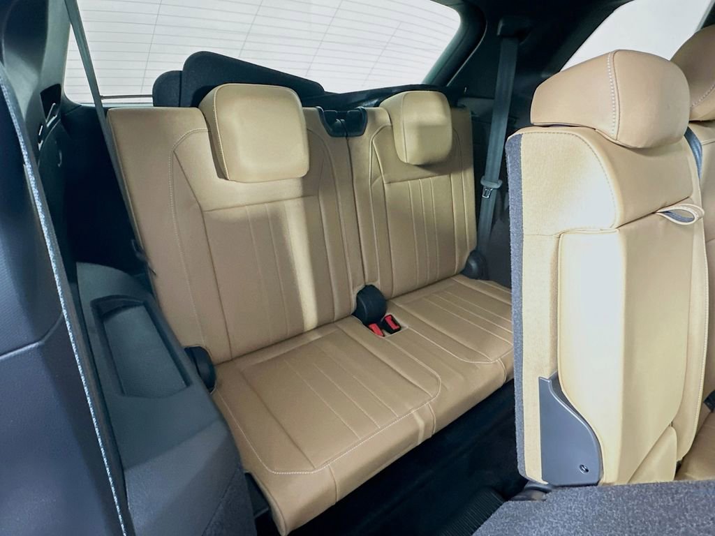 Used 2023 Volkswagen Tiguan SE FWD image 34
