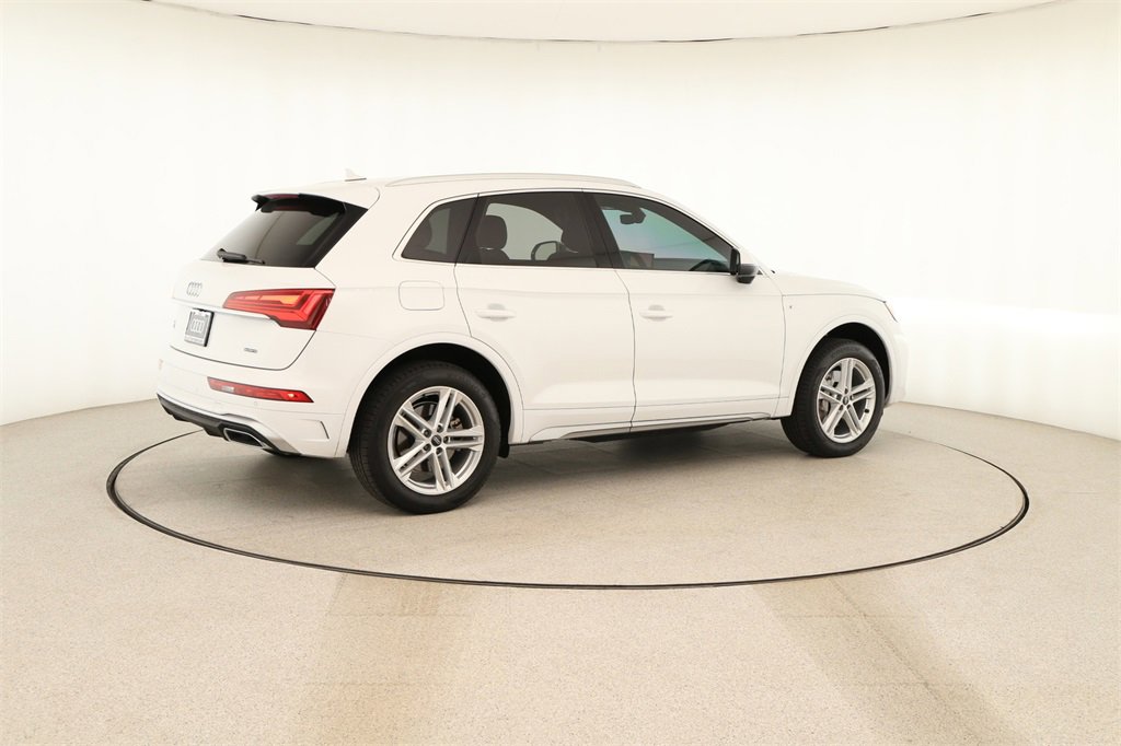 Used 2024 Audi Q5 e Premium w/ Convenience Package image 7