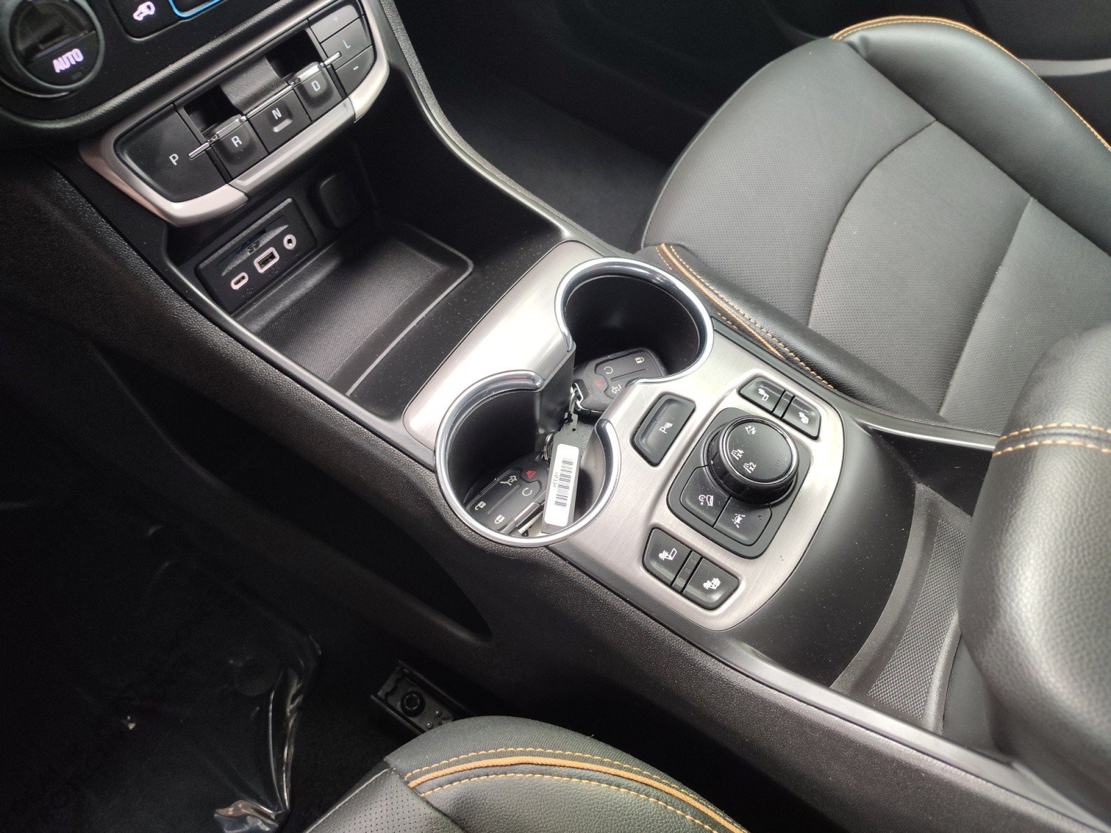 Used 2023 GMC Terrain AT4 w/ Tech Package AWD/4WD image 14