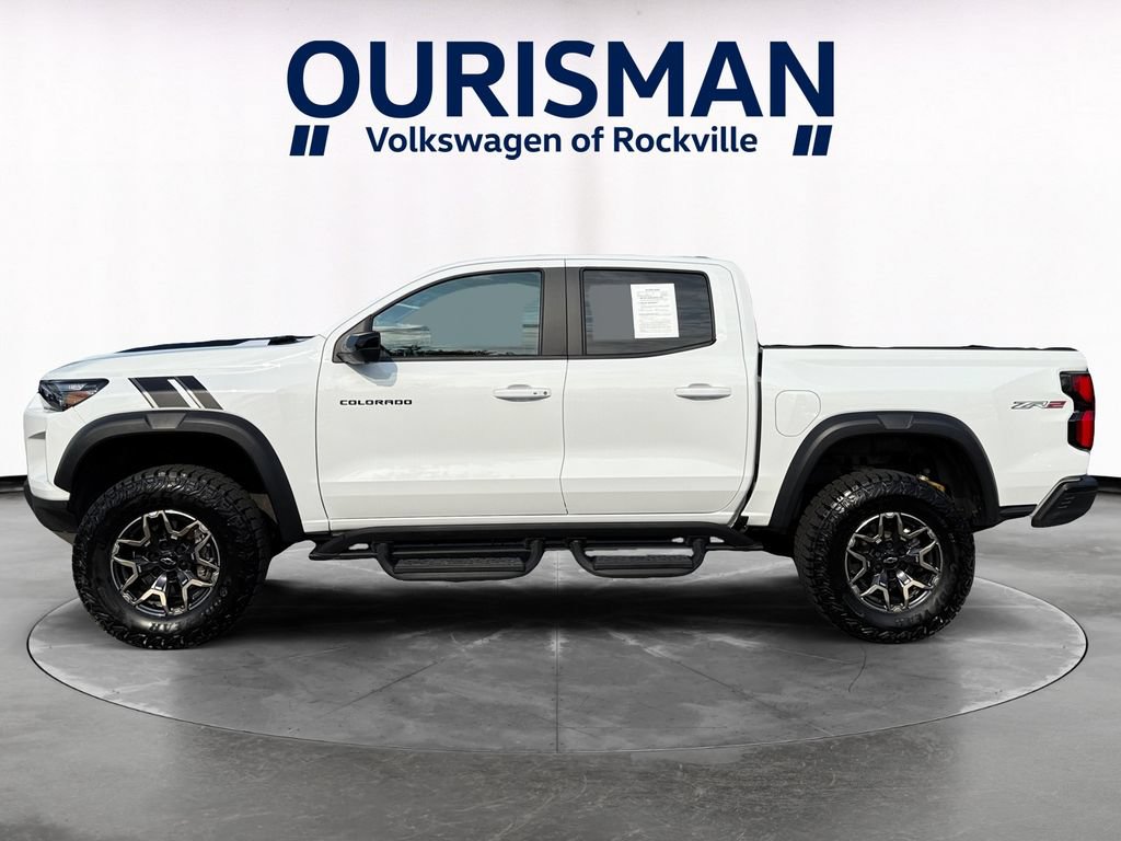 Used 2025 Chevrolet Colorado ZR2 w/ Technology Package AWD/4WD image 3