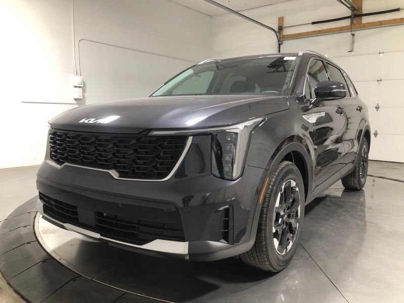 New 2026 Kia Sorento S FWD image 3