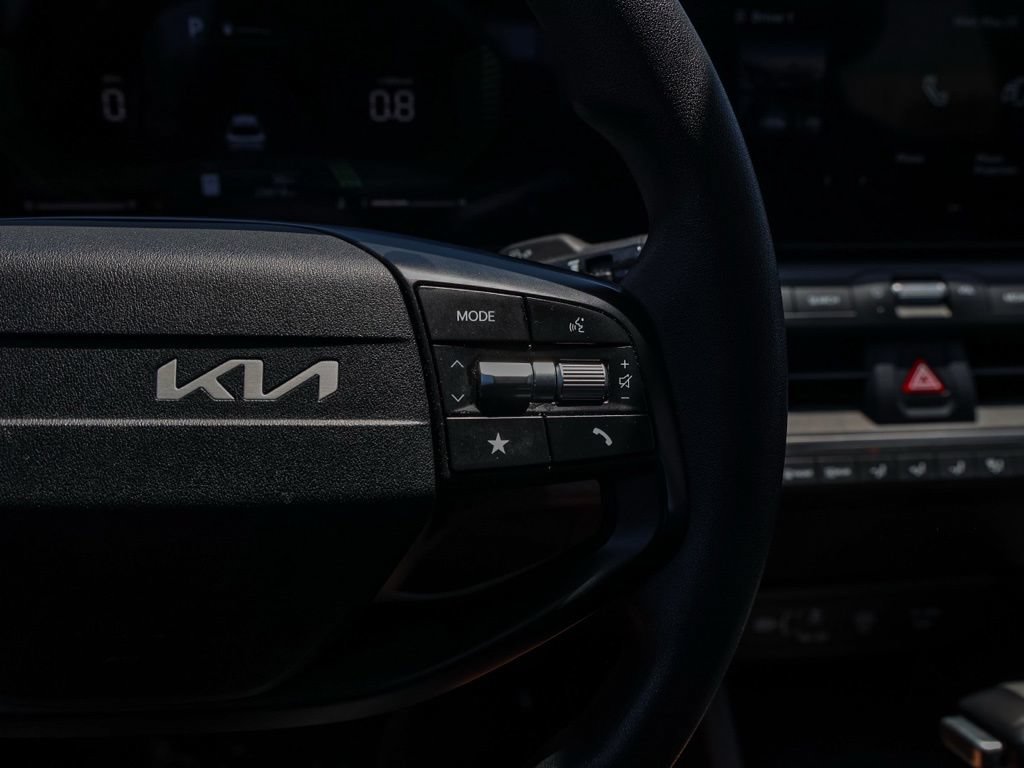 Used 2025 Kia K4 FWD image 26
