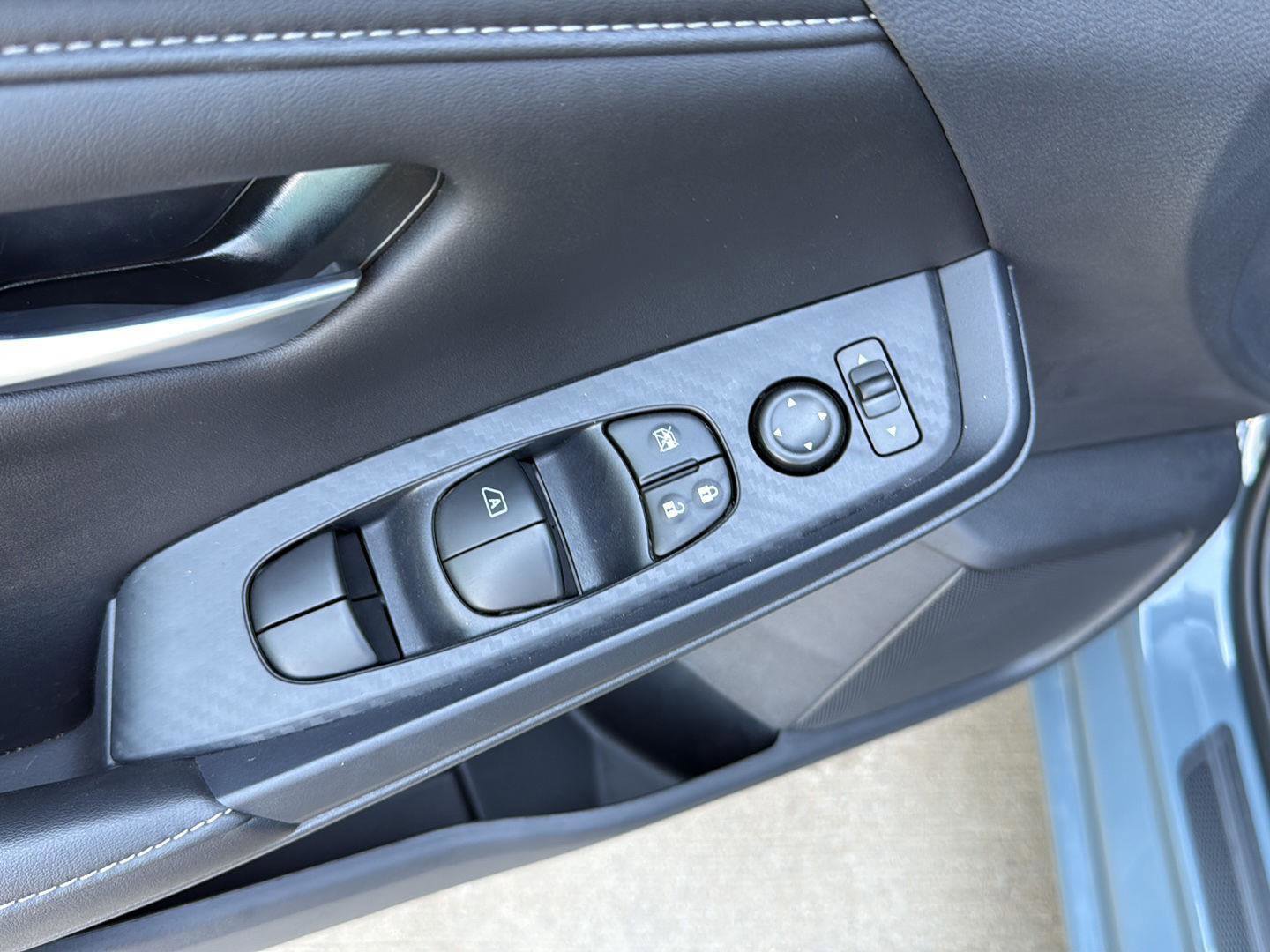 Used 2025 Nissan Sentra SV w/ All-Weather Package FWD image 34
