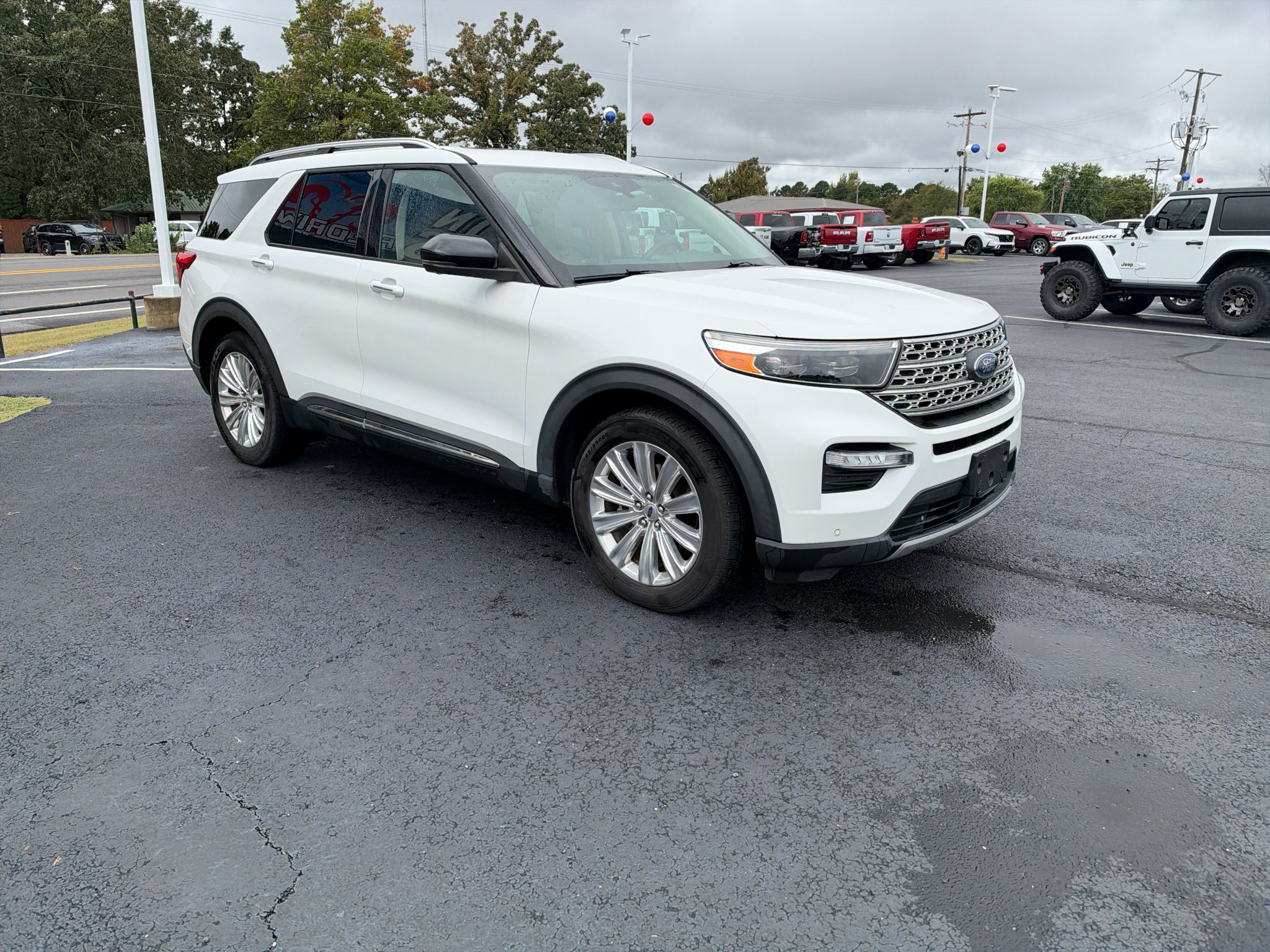 Used 2020 Ford Explorer Limited RWD image 3